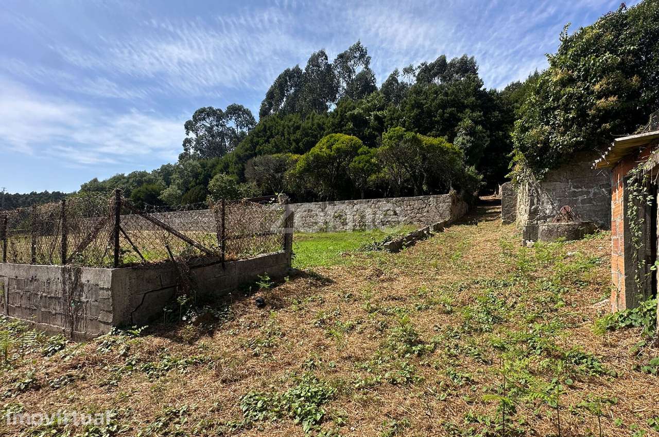 Moradia T2+2 inserida em Terreno Urbano em Guifões, Matosinhos - Grande imagem: 3/44