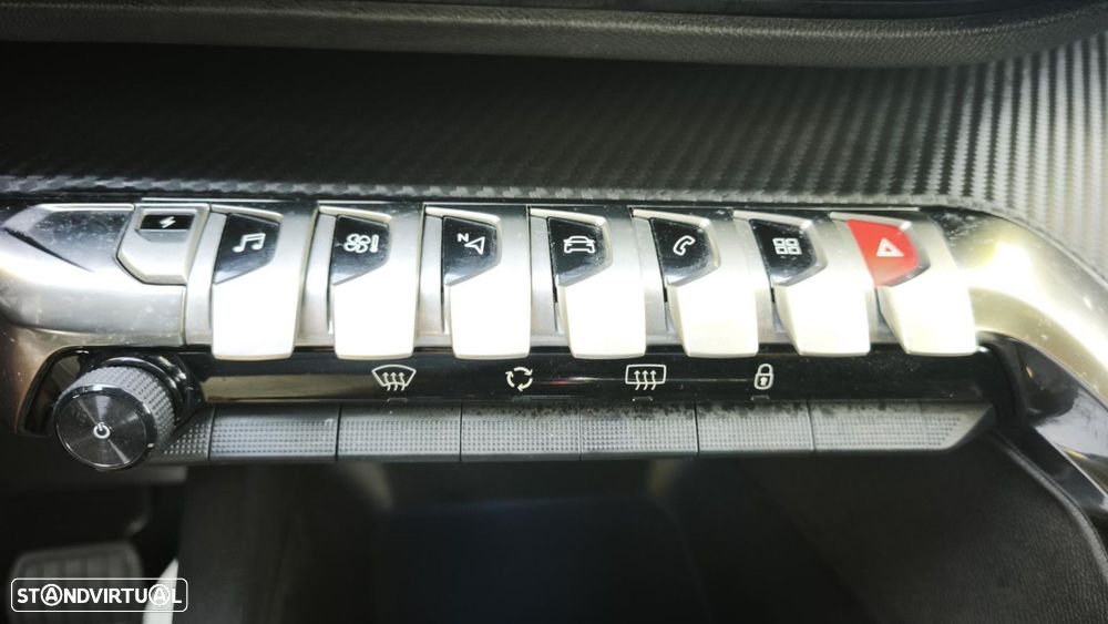 Peugeot 3008 1.6 Hybrid Allure Pack e-EAT8 - 17