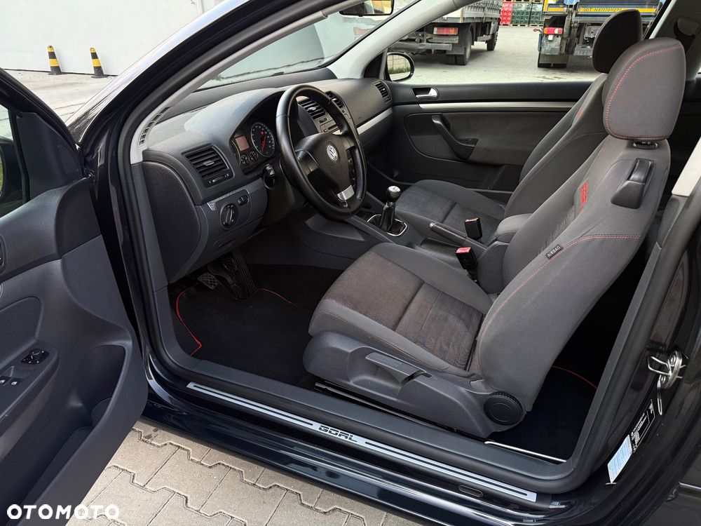 Volkswagen Golf - 8