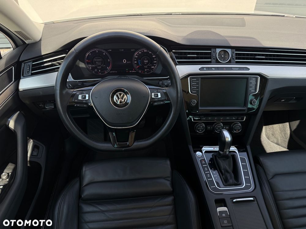 Volkswagen Passat 2.0 TDI SCR (BlueMotion Tech) 4Motion D Highline - 9