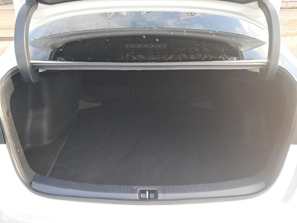 Toyota Corolla 1.8 Hybrid GR Sport Dynamic - 19