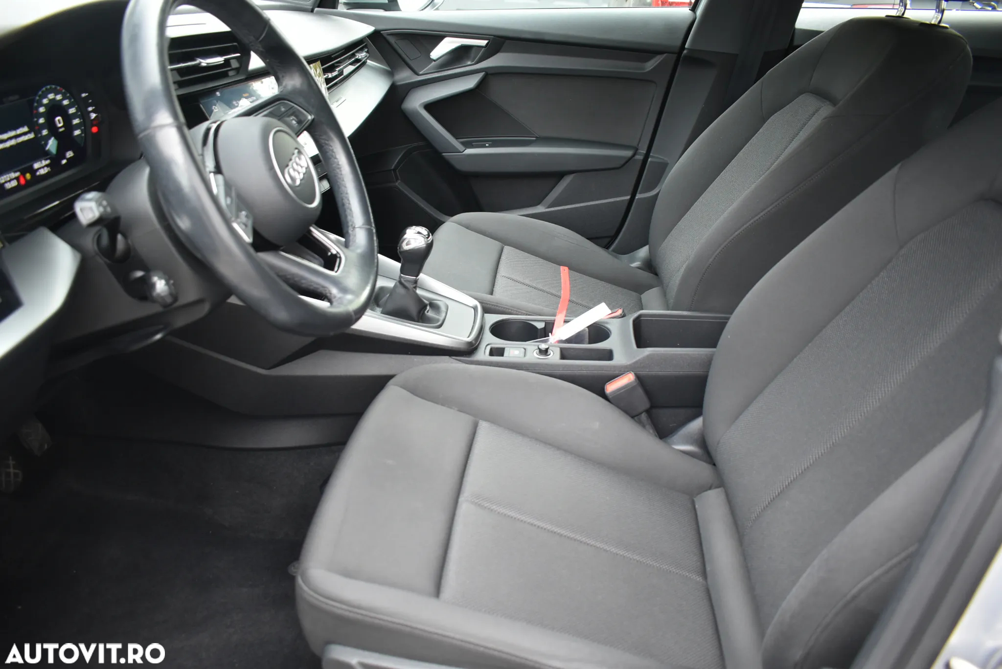Audi A3 2.0 30 TDI Basic - 12
