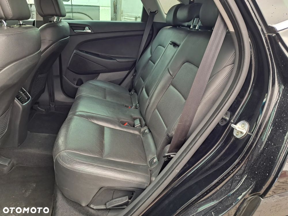 Hyundai Tucson blue 1.7 CRDi 2WD Intro Edition - 25