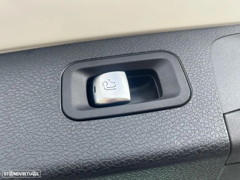 Mercedes-Benz E 300 de AMG Line - 9