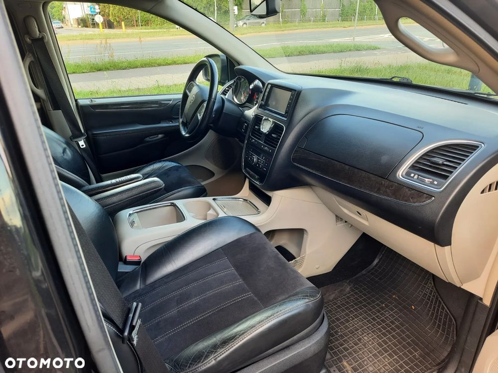 Lancia Voyager 3.6 Platinum - 4