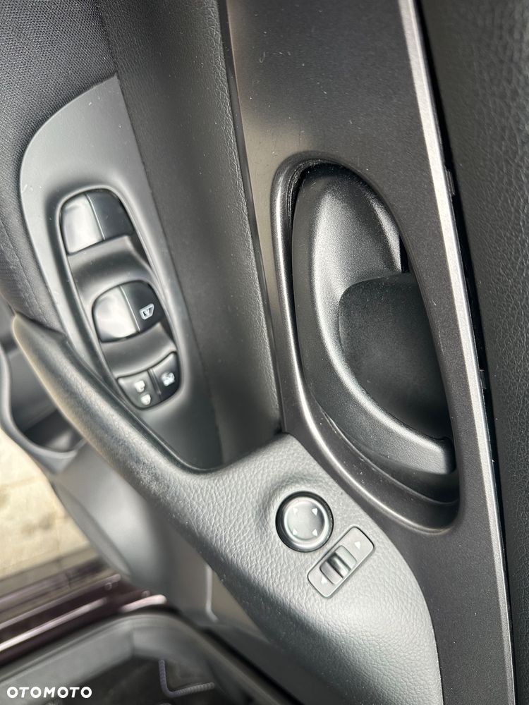 Nissan Qashqai - 11
