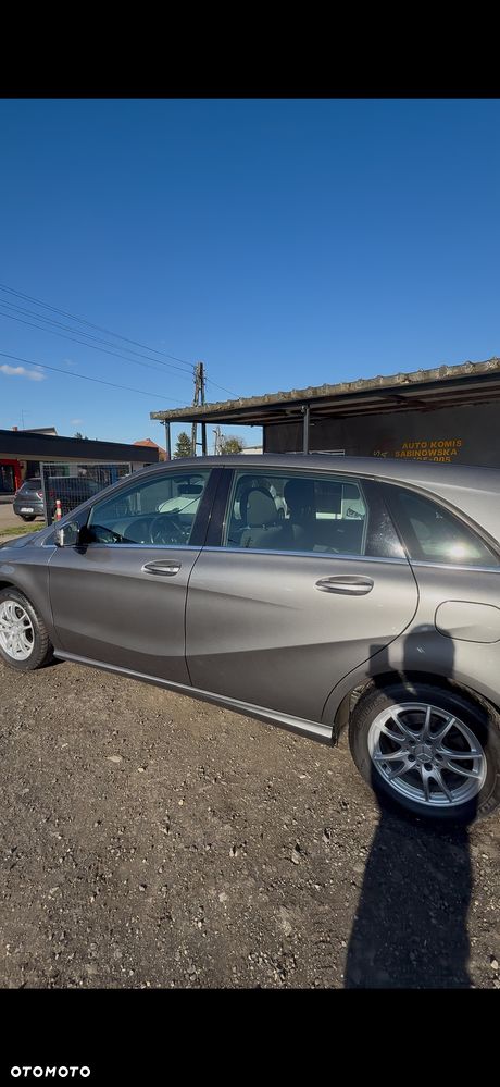 Mercedes-Benz Klasa B 180 (BlueEFFICIENCY) - 3