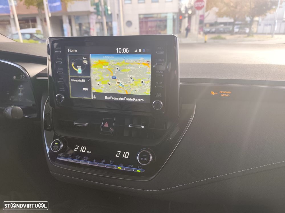 Toyota Corolla Touring Sports - 11