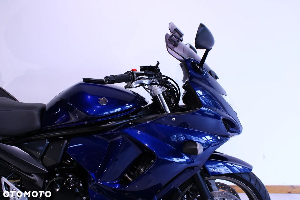 Suzuki GSX - 14