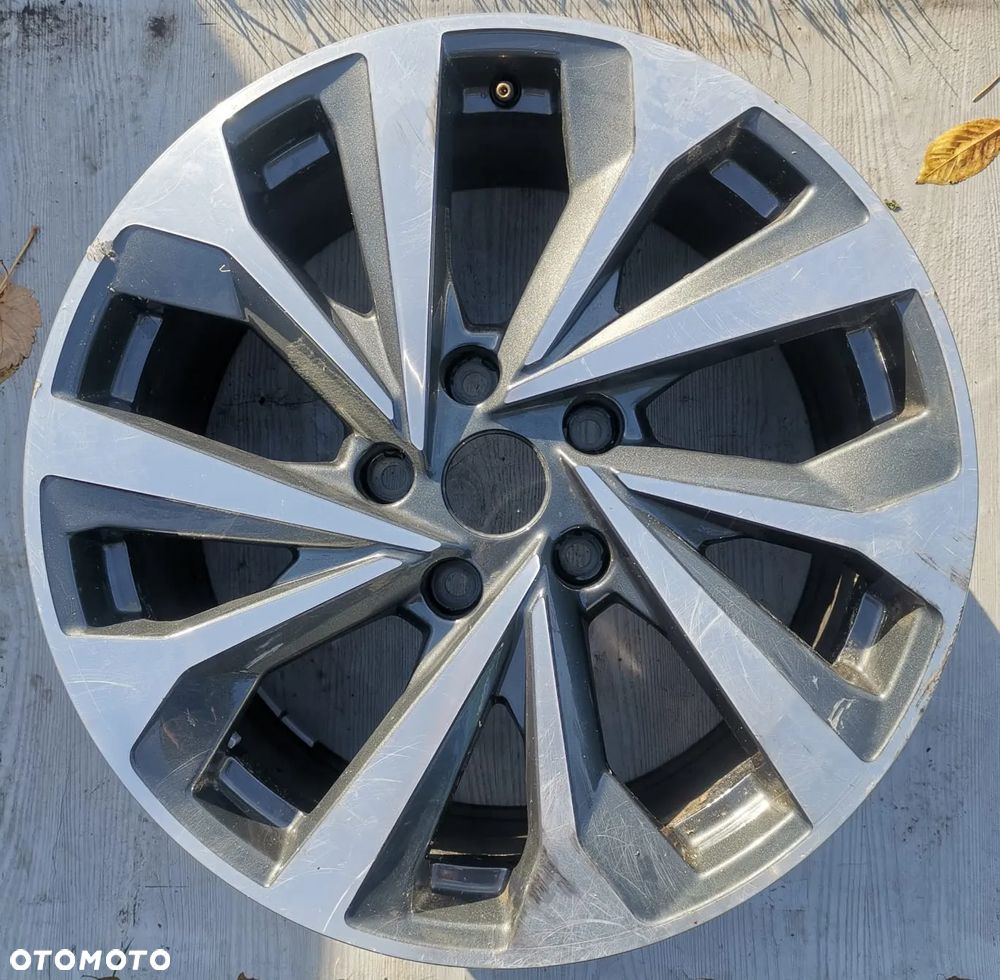 FELGA AUDI Q6 SQ6 E-TRON 8J 19 ET40 5x130 85H601025D