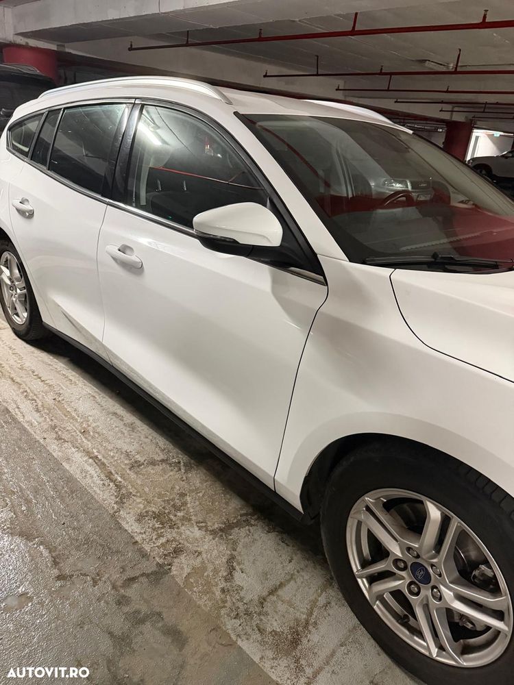 Ford Focus 1.0 EcoBoost Active - 9