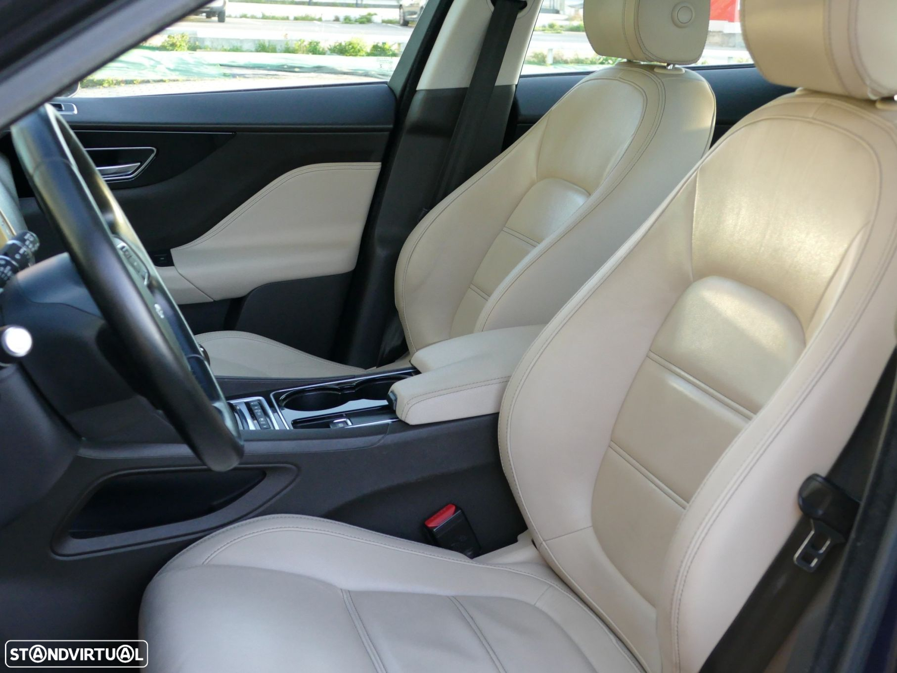 Jaguar F-Pace 2.0 i4D Prestige - 18