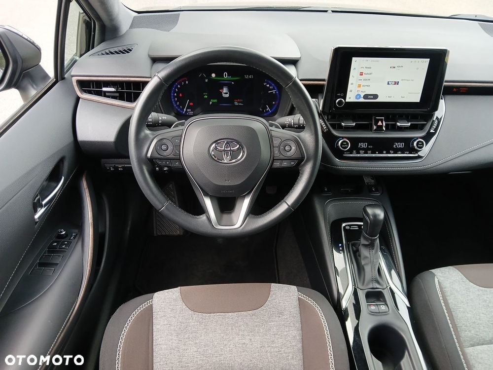 Toyota Corolla 2.0 Hybrid Trek - 24