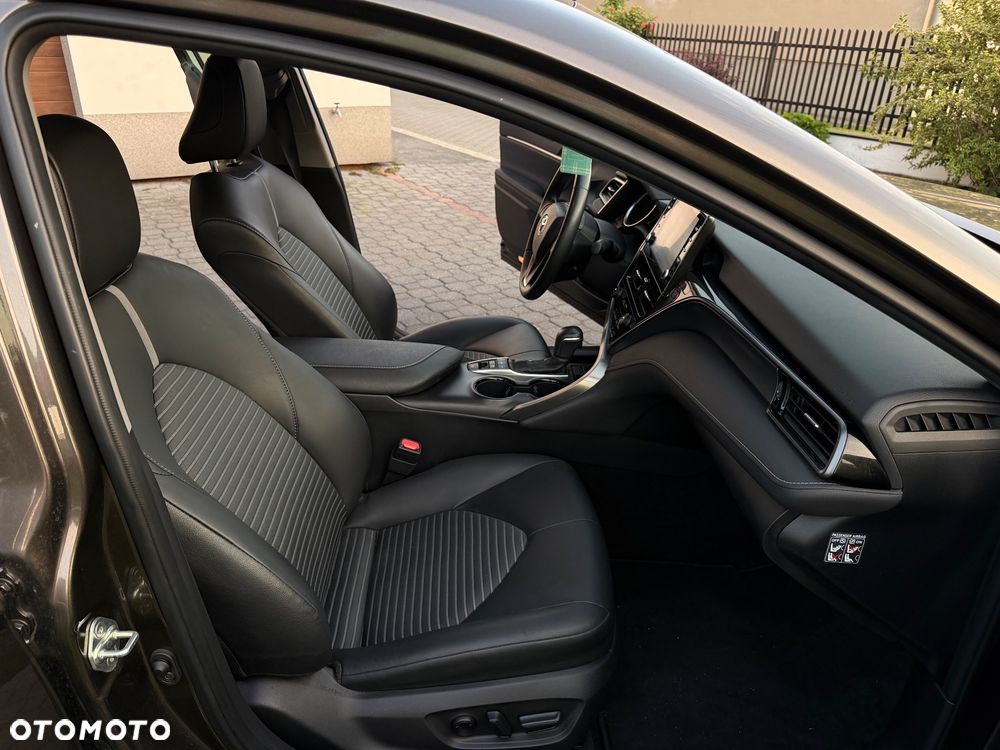 Toyota Camry - 27