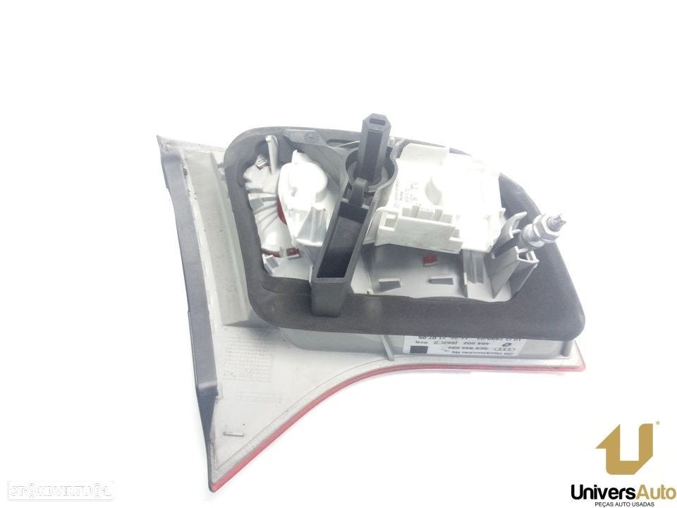 FAROLIM TRASEIRO DIREITO DE PORTA TRASEIRA AUDI A4 AVANT 2003 -8E9945094 - 2