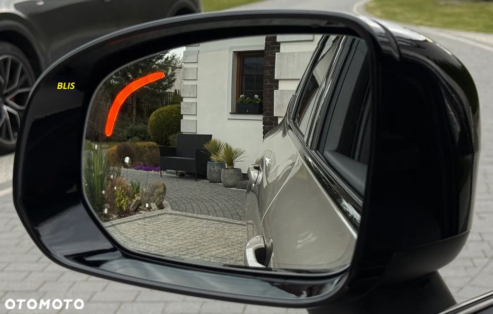 Volvo XC 60 B4 D AWD Plus Dark - 29
