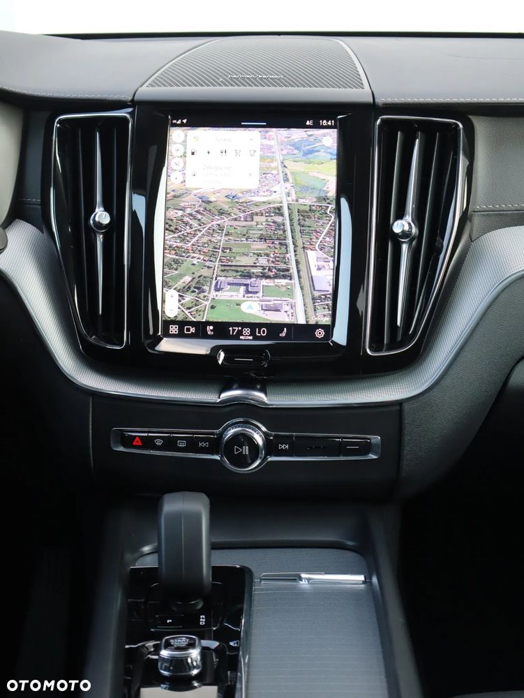 Volvo XC 60 T8 Plug-In Hybrid AWD Ultimate Dark - 13