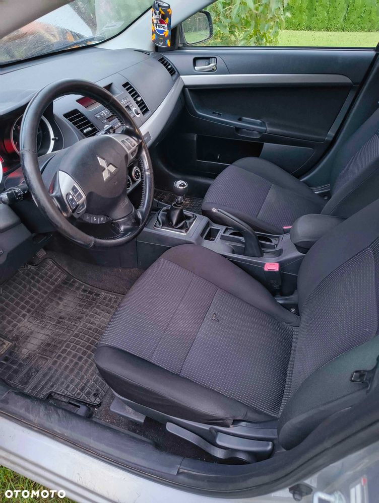Mitsubishi Lancer - 6