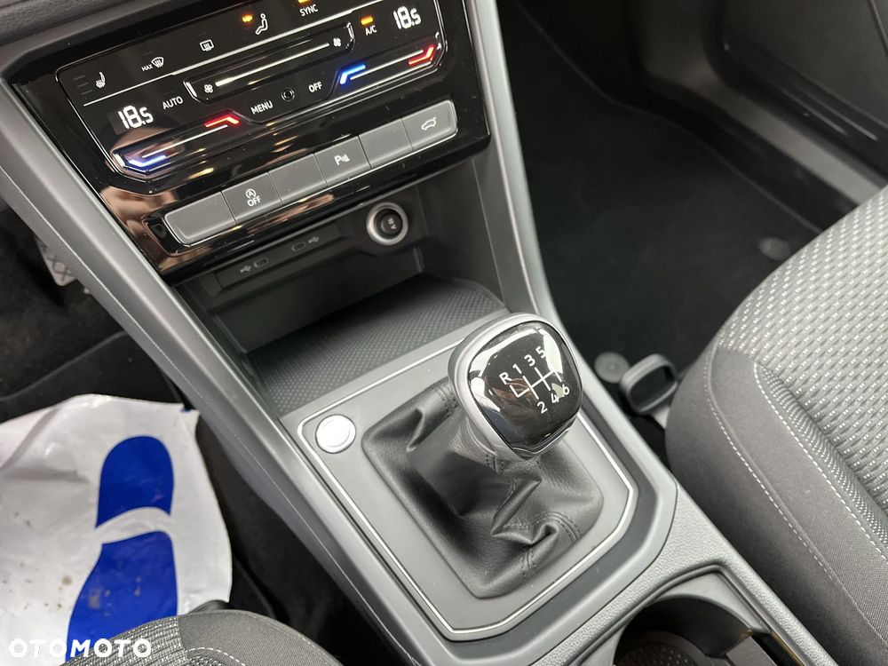 Volkswagen Touran - 15