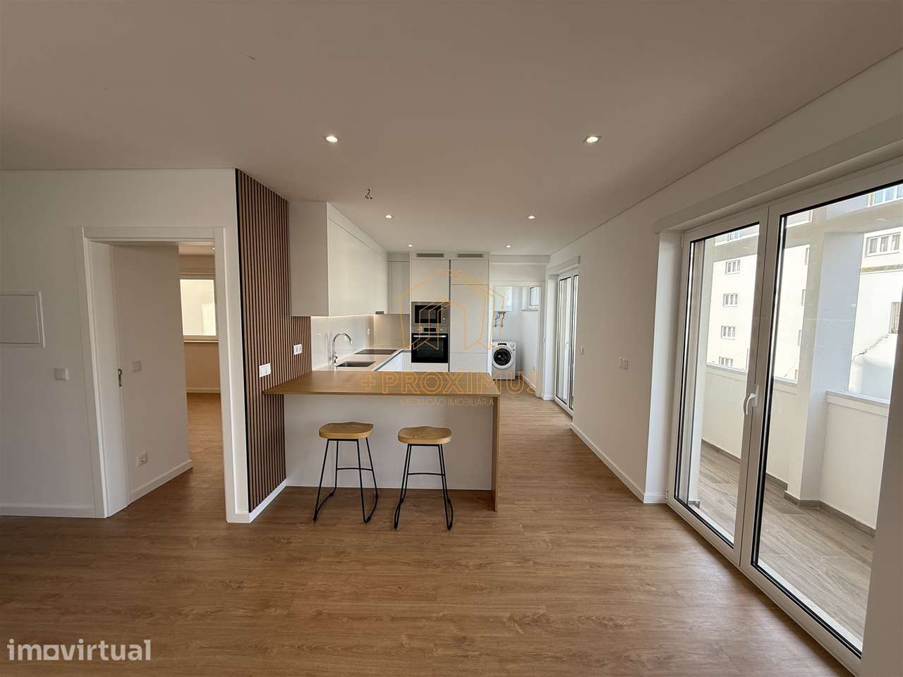Apartamento T3 novo c/ terraço na Marginal - Grande imagem: 3/28