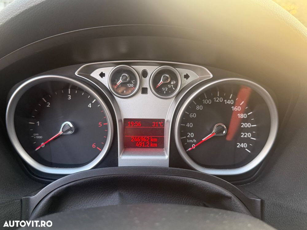 Ford Kuga 2.0 TDCi 4WD Powershift Titanium - 12