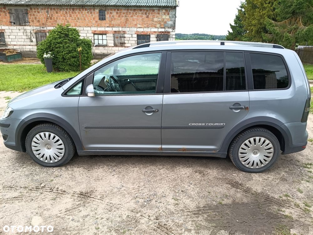 Volkswagen Touran - 2
