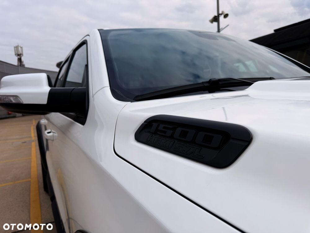 Dodge RAM - 18