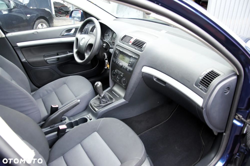 Skoda Octavia 1.6 Combi Selection - 7