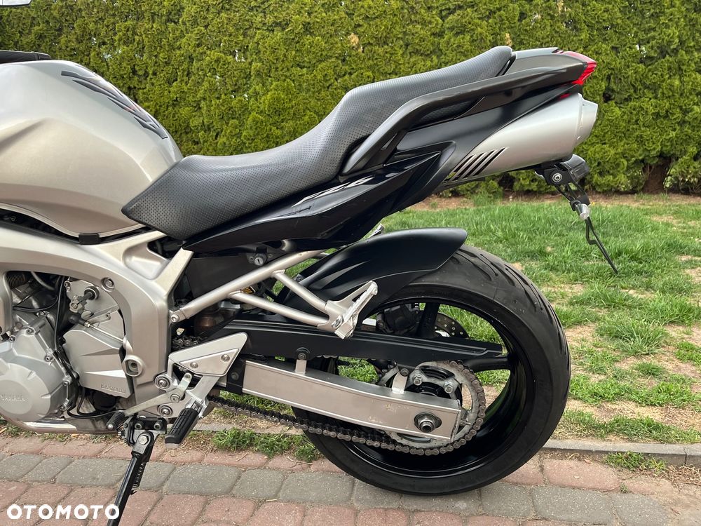 Yamaha FZ6 - 24