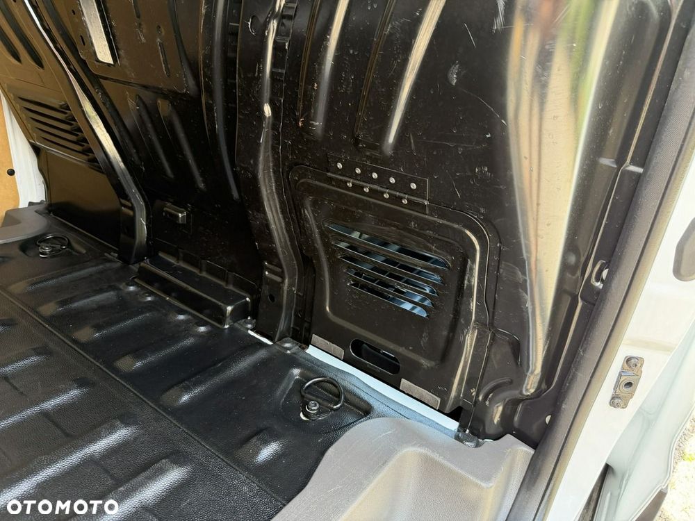 Ford Transit Connect - 29