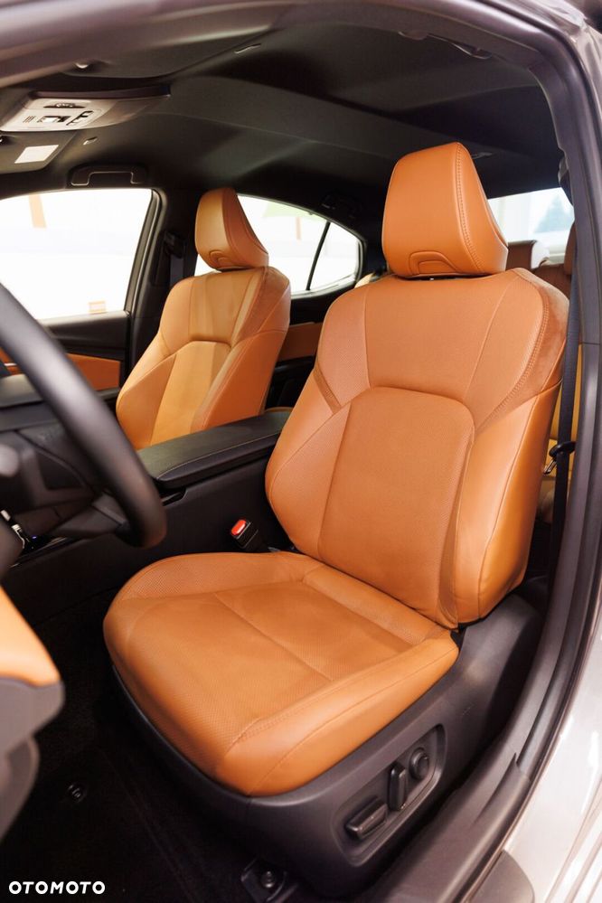 Toyota Camry - 10
