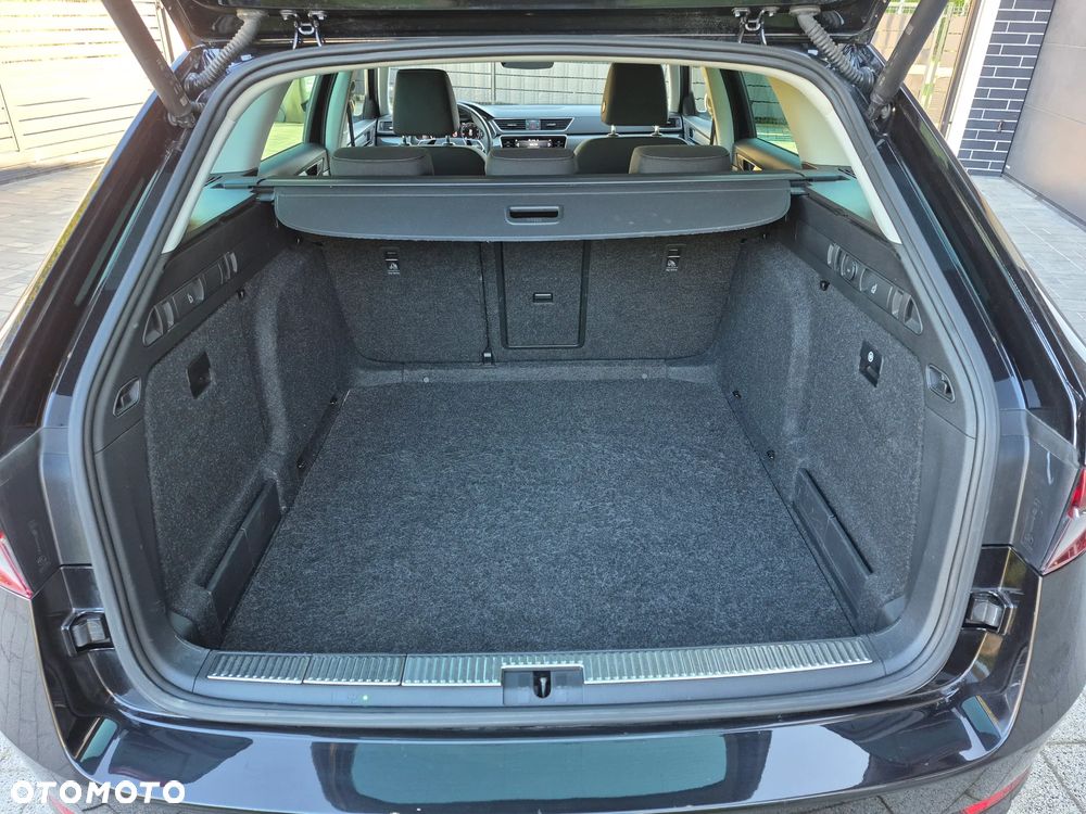Skoda Superb 2.0 TDI SCR 4x4 Style DSG - 8