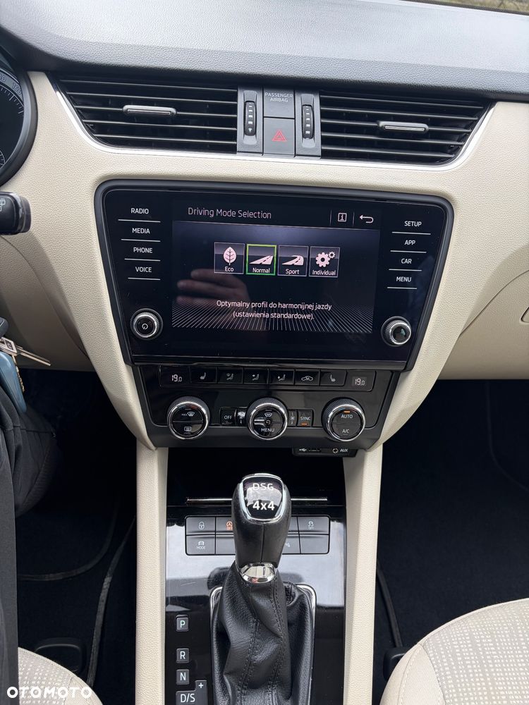 Skoda Octavia 2.0 TDI SCR 4x4 Style DSG - 21