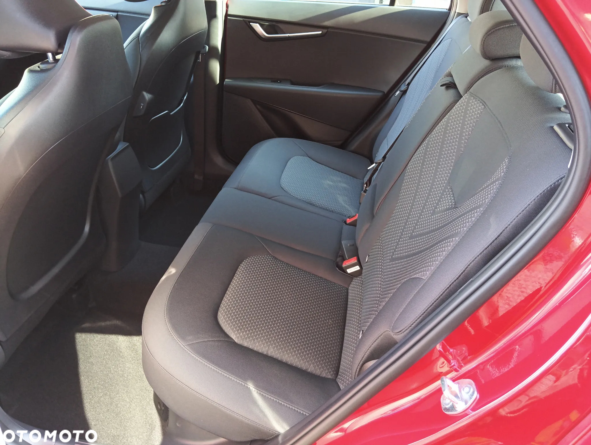 Kia Niro 1.6 GDI Hybrid M - 12