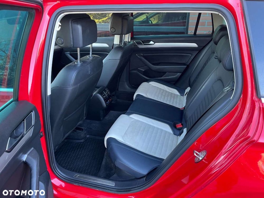 Volkswagen Passat - 16