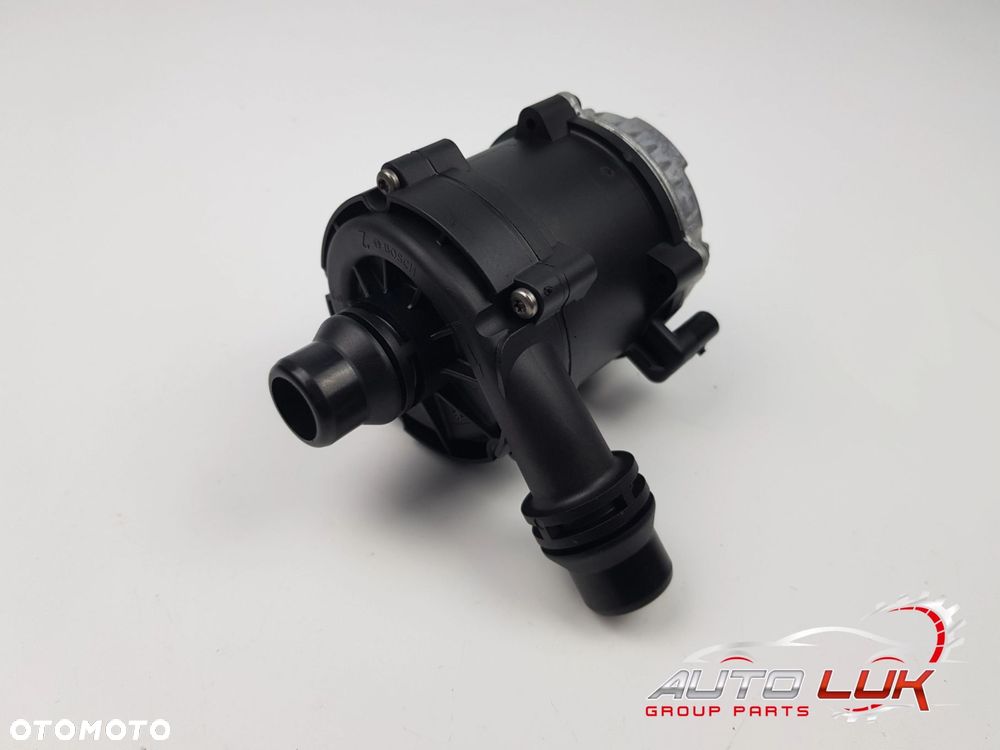 Dodatkowa Pompa Pompka wody BMW G11 G30 B57 3.0d 8637952 - 1