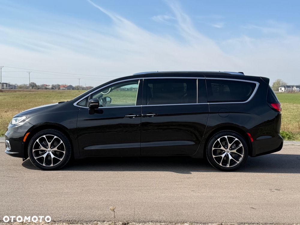 Chrysler Pacifica - 2