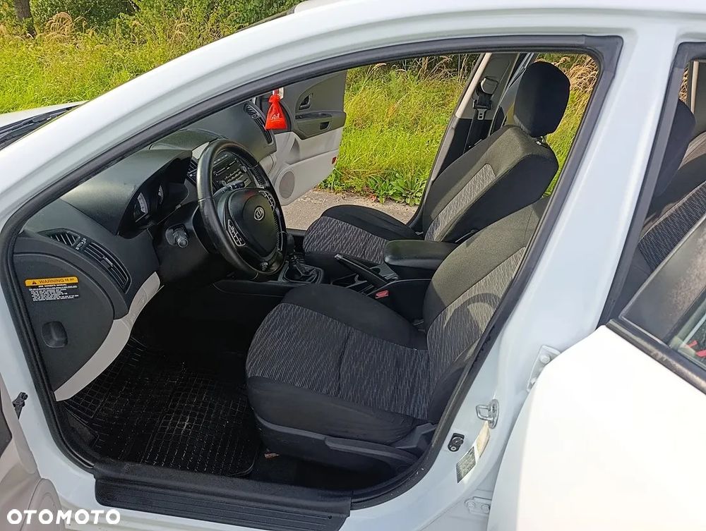 Kia Ceed 1.4 CVVT LX - 9