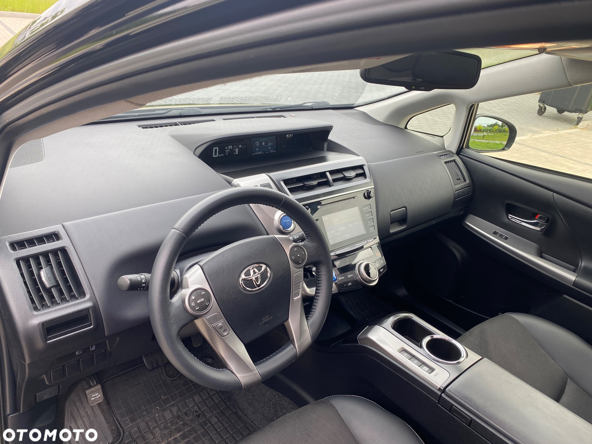 Toyota Prius+ (Hybrid) - 19