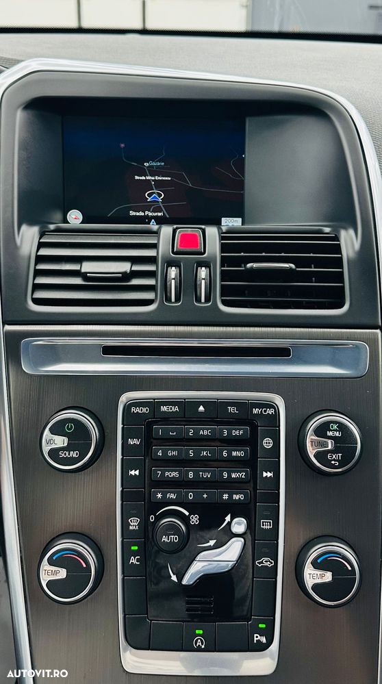 Volvo XC 60 D3 Momentum - 25