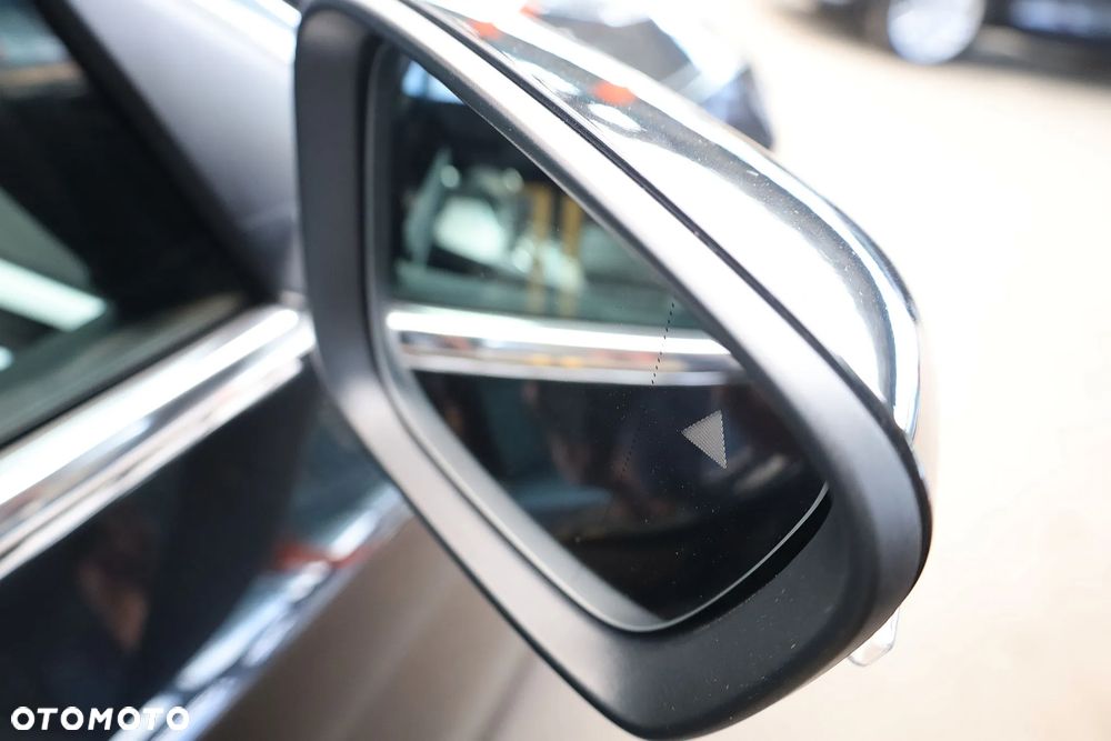 BMW Seria 5 - 36