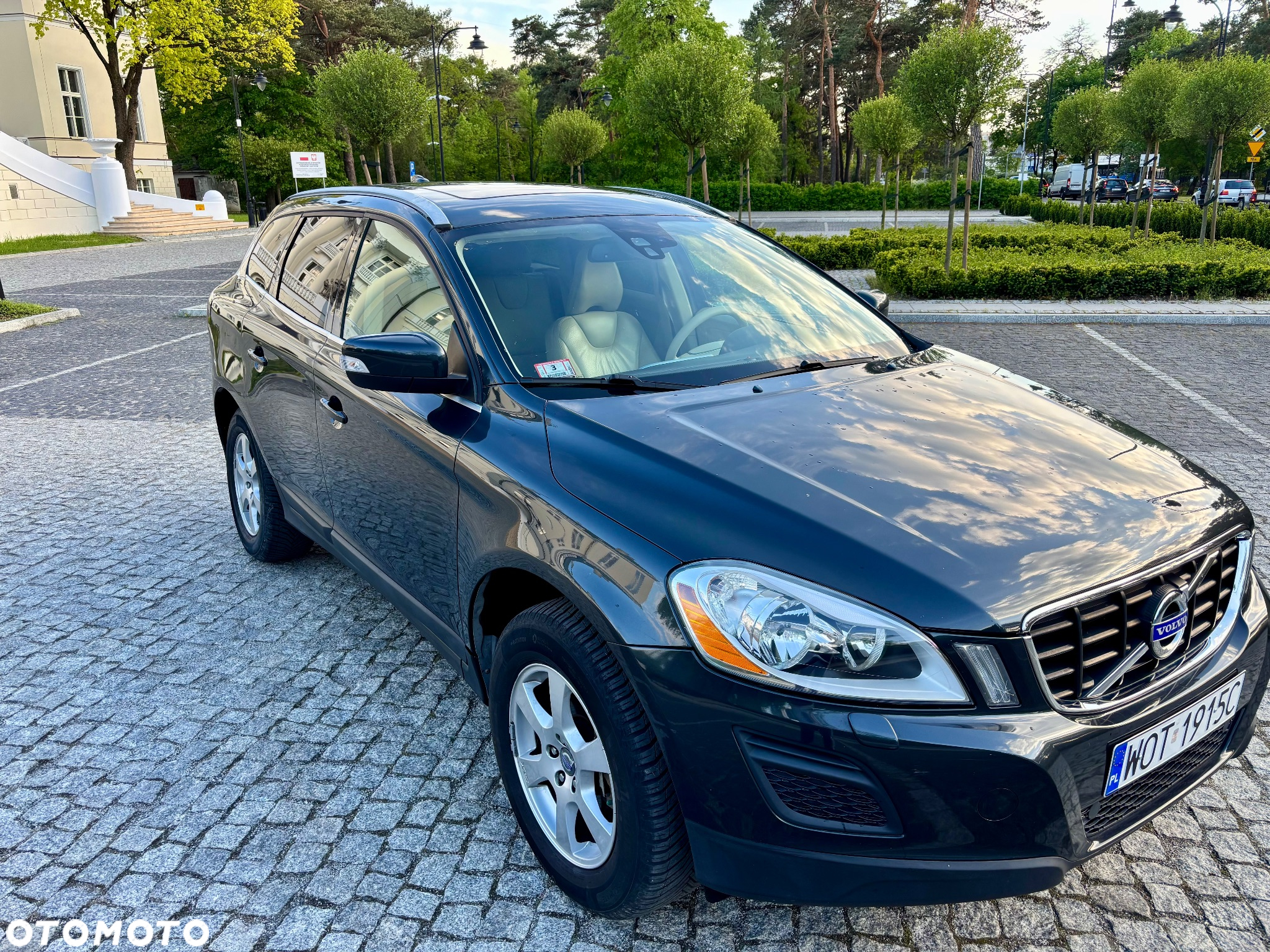 Volvo XC 60 3.2 AWD Momentum - 2