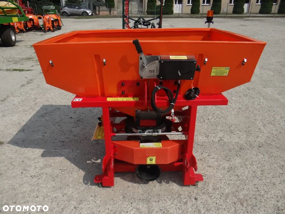 Dexwal Bis Solarka Posypywarka Piaskarka Komulana Drogowa 850 L 1200 KG