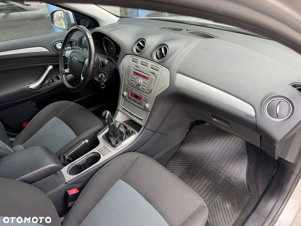 Ford Mondeo 2.0 Silver X - 23