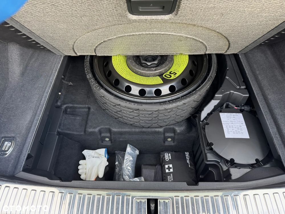 Audi e-tron 55 quattro S line - 11