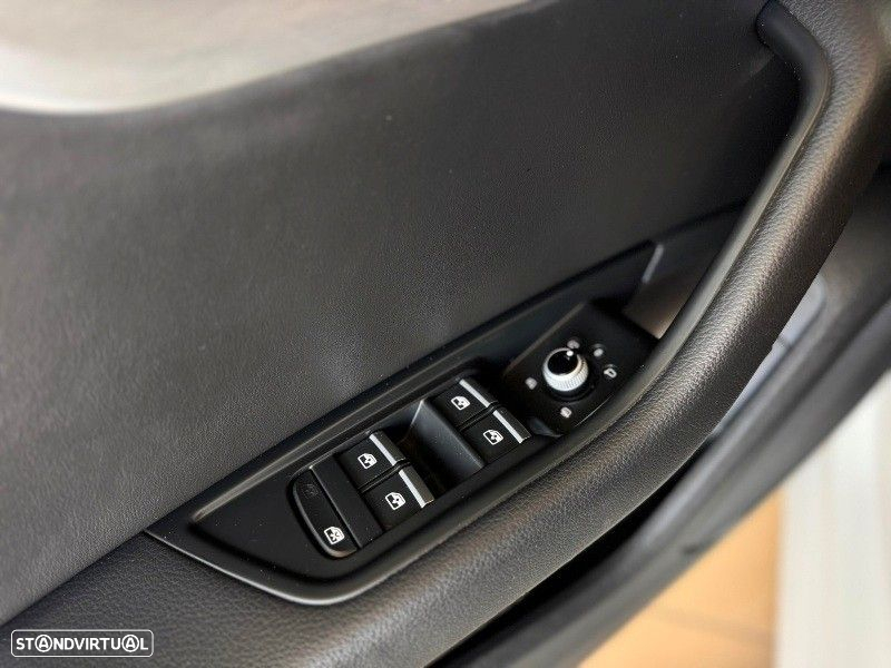 Audi A4 35 TDI S line S tronic - 17