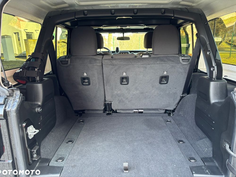 Jeep Wrangler Unlimited GME 2.0 Turbo Sahara - 10