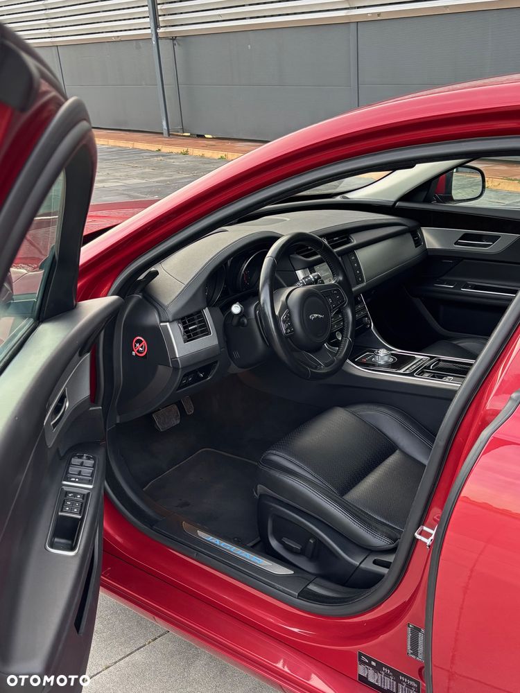 Jaguar XF 2.0 i4D Prestige - 7