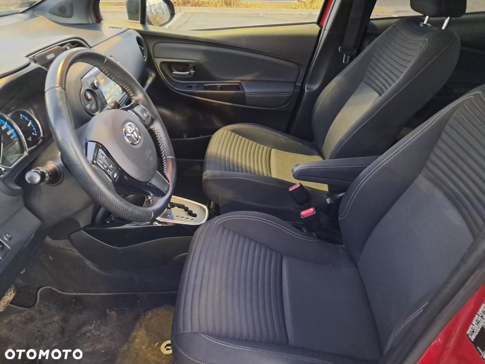 Toyota Yaris Hybrid 100 Selection Passion - 9