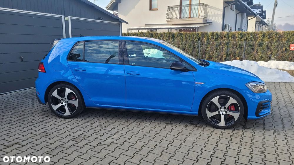 Volkswagen Golf - 6